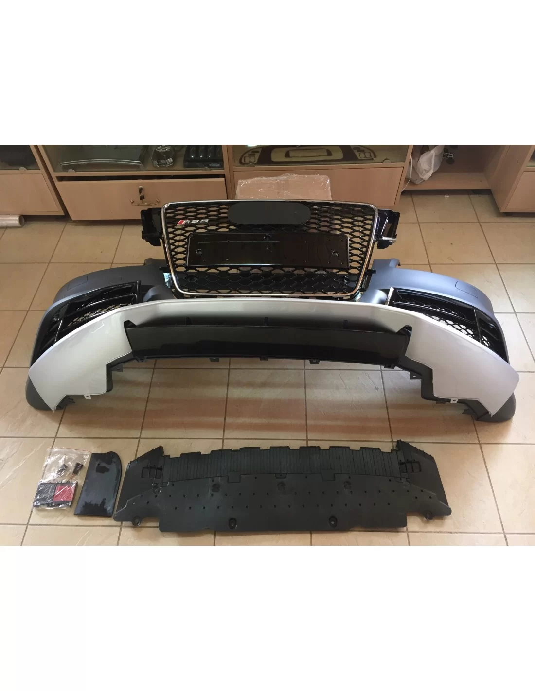  - Audi - Para-choques dianteiro para Audi A5 08-11 estilo RS5 - 1 - Renove o seu Audi A5 (2008-2011) com um para-choques diante