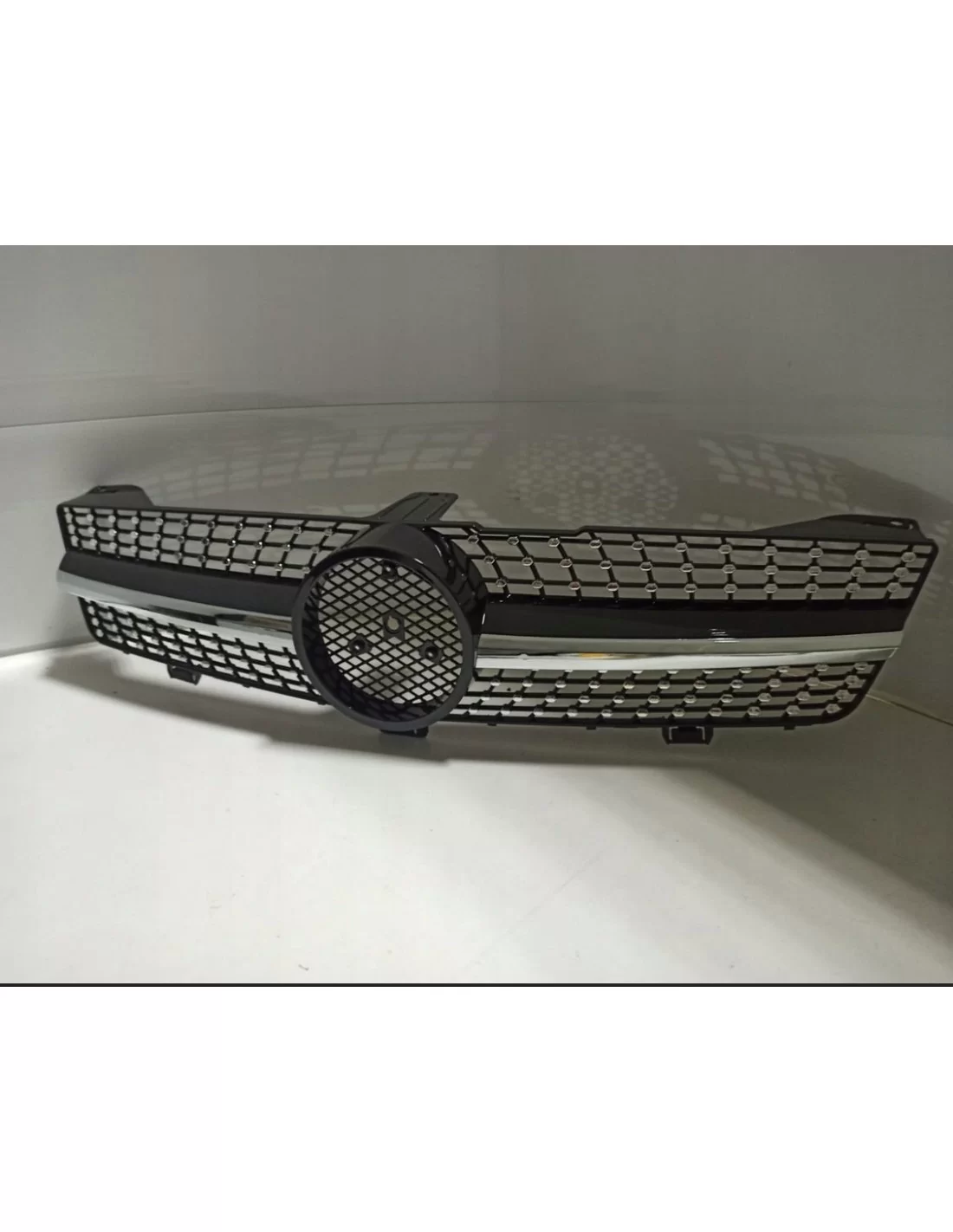 - Mercedes-Benz - Grill for Mercedes CLS W219 2008-2010 Diamond silver - 1 - Upgrade your Mercedes CLS W219 (2008-2010) with a - Mercedes-Benz - Grill for Mercedes CLS W219 2008-2010 Diamond silver - 1 - Upgrade your Mercedes CLS W219 (2008-2010) with a