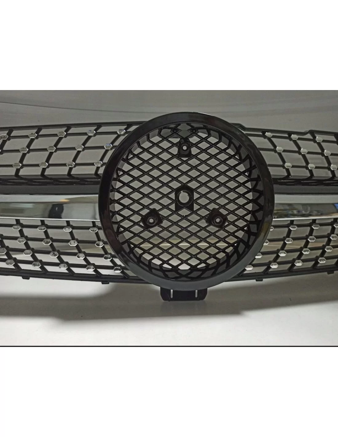- Mercedes-Benz - Grill till Mercedes CLS W219 2008-2010 Diamantsilver - 3 - Uppgradera din Mercedes CLS W219 (2008-2010) med e - Mercedes-Benz - Grill till Mercedes CLS W219 2008-2010 Diamantsilver - 3 - Uppgradera din Mercedes CLS W219 (2008-2010) med e