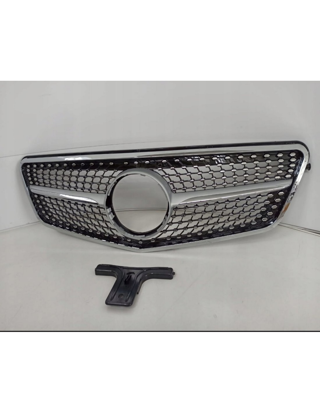 - Mercedes-Benz - Grill for Mercedes E-CLASS W212 Diamond Silver 9-13 - 1 - Enhance the front-end style of your E-Class W212 (2 - Mercedes-Benz - Grill for Mercedes E-CLASS W212 Diamond Silver 9-13 - 1 - Enhance the front-end style of your E-Class W212 (2