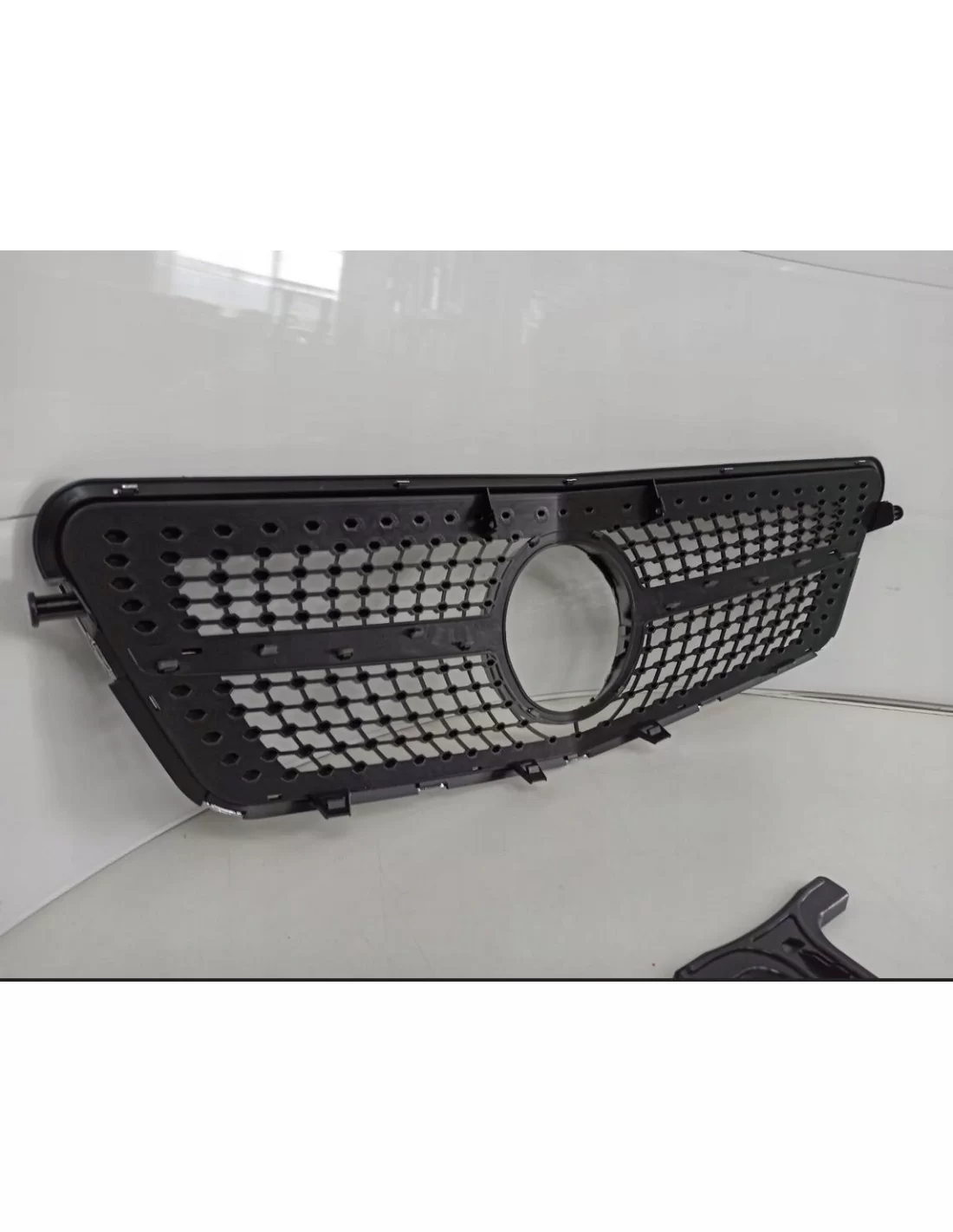 - Mercedes-Benz - Grill for Mercedes E-CLASS W212 Diamond Silver 9-13 - 3 - Enhance the front-end style of your E-Class W212 (2 - Mercedes-Benz - Grill for Mercedes E-CLASS W212 Diamond Silver 9-13 - 3 - Enhance the front-end style of your E-Class W212 (2
