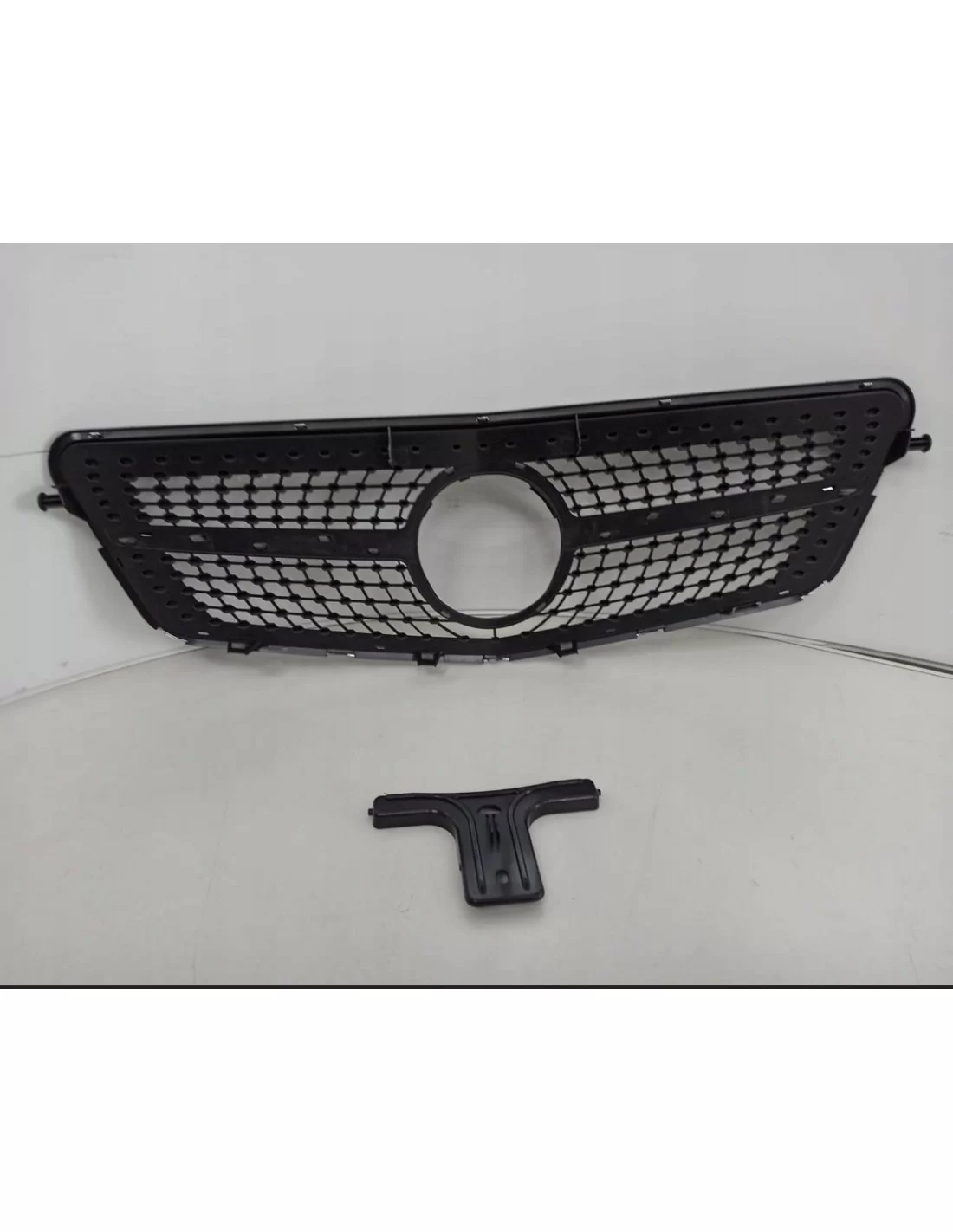 - Mercedes-Benz - Grill for Mercedes E-CLASS W212 Diamond Silver 9-13 - 4 - Enhance the front-end style of your E-Class W212 (2 - Mercedes-Benz - Grill for Mercedes E-CLASS W212 Diamond Silver 9-13 - 4 - Enhance the front-end style of your E-Class W212 (2