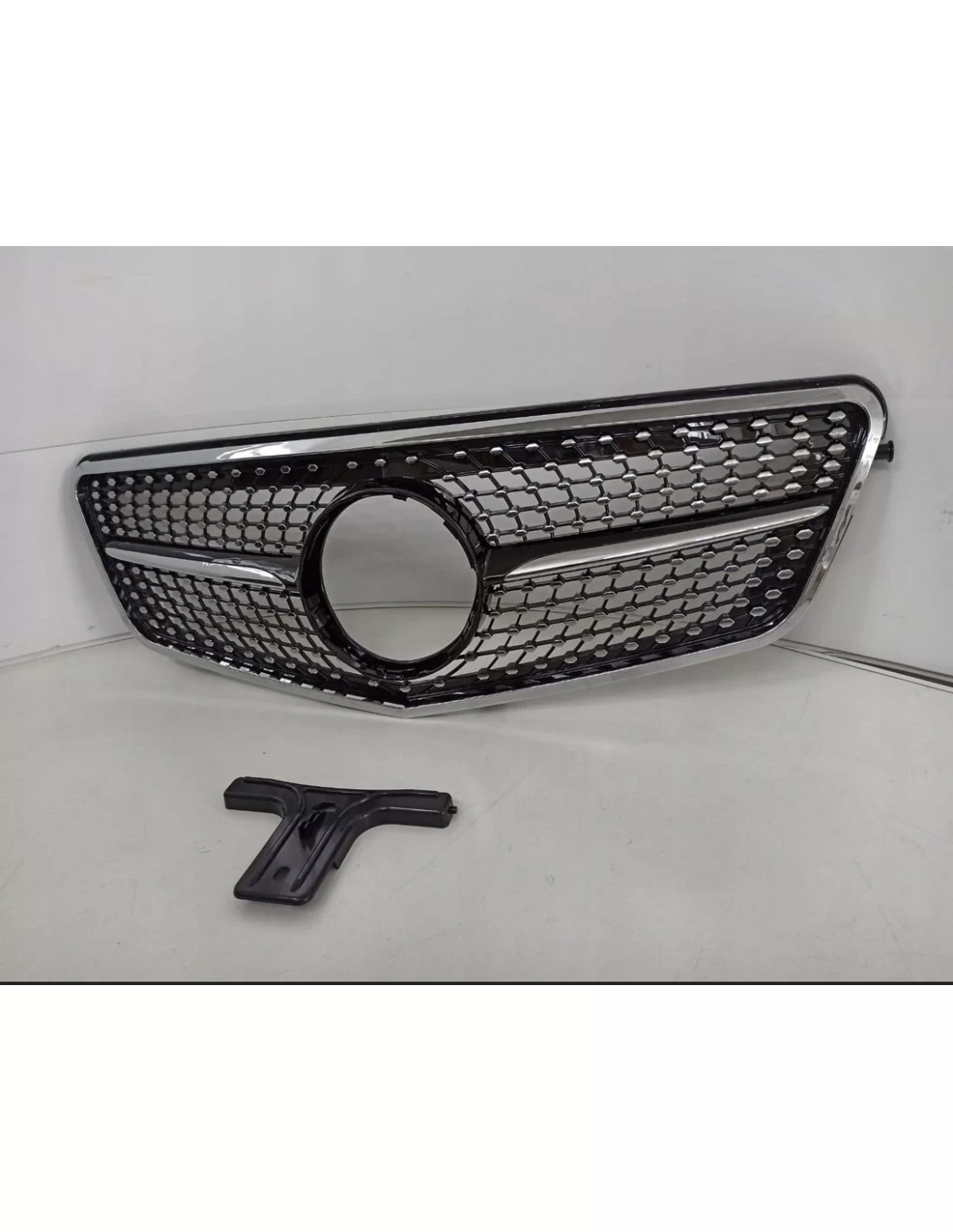 - Mercedes Benz - Grill do Mercedes E-CLASS W212 Diamond Black 9-13 - 4 - Przekształć swoją Klasę E W212 (2009-2013) za pomocą   - Mercedes Benz - Grill do Mercedes E-CLASS W212 Diamond Black 9-13 - 4 - Przekształć swoją Klasę E W212 (2009-2013) za pomocą