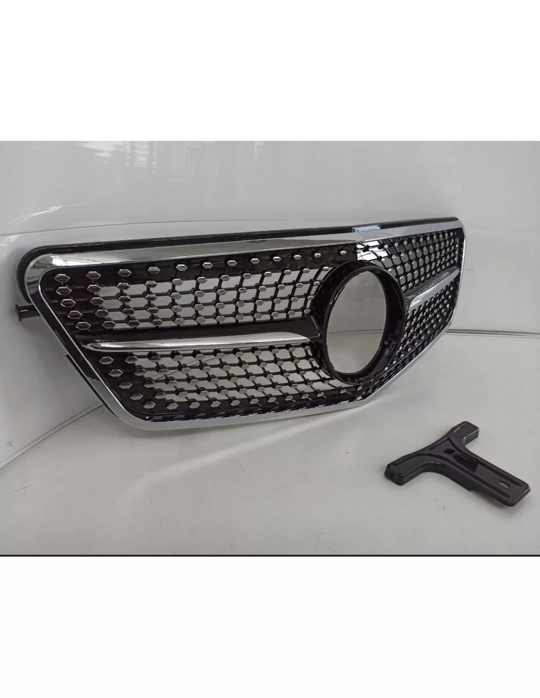 - Mercedes Benz - Grill do Mercedes E-CLASS W212 Diamond Black 9-13 - 6 - Przekształć swoją Klasę E W212 (2009-2013) za pomocą   - Mercedes Benz - Grill do Mercedes E-CLASS W212 Diamond Black 9-13 - 6 - Przekształć swoją Klasę E W212 (2009-2013) za pomocą