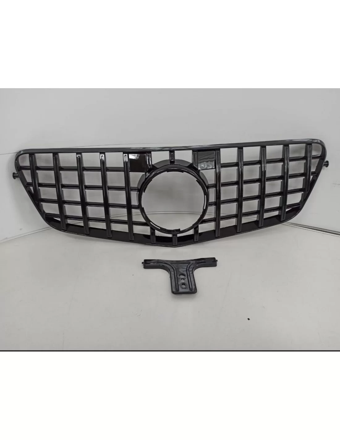 - Mercedes Benz - Kratka przednia do Mercedes E-CLASS W212 GT BLACK 09-13 - 3 - Ten czarny grill GT dodaje odważnego, sportoweg  - Mercedes Benz - Kratka przednia do Mercedes E-CLASS W212 GT BLACK 09-13 - 3 - Ten czarny grill GT dodaje odważnego, sportoweg