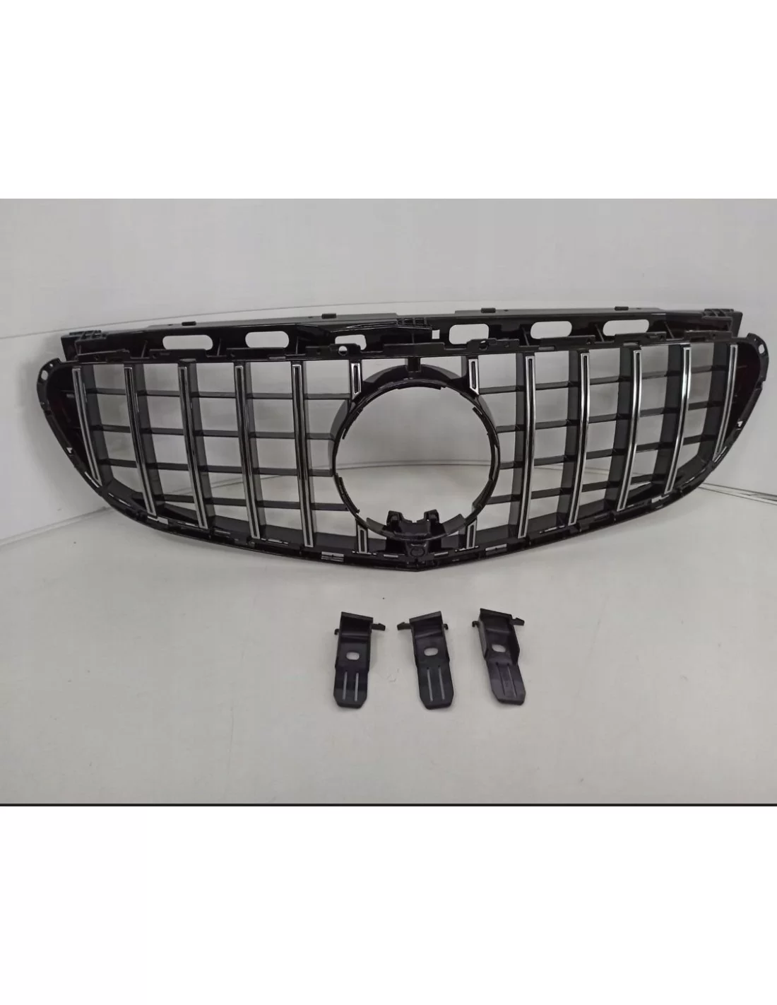 - Mercedes Benz - Grill do Mercedes E-CLASS W212 13-16 GT chrom czarny + kamera - 1 - Wzbogać przód swojej Klasy E W212 (2013-2 - Mercedes Benz - Grill do Mercedes E-CLASS W212 13-16 GT chrom czarny + kamera - 1 - Wzbogać przód swojej Klasy E W212 (2013-2