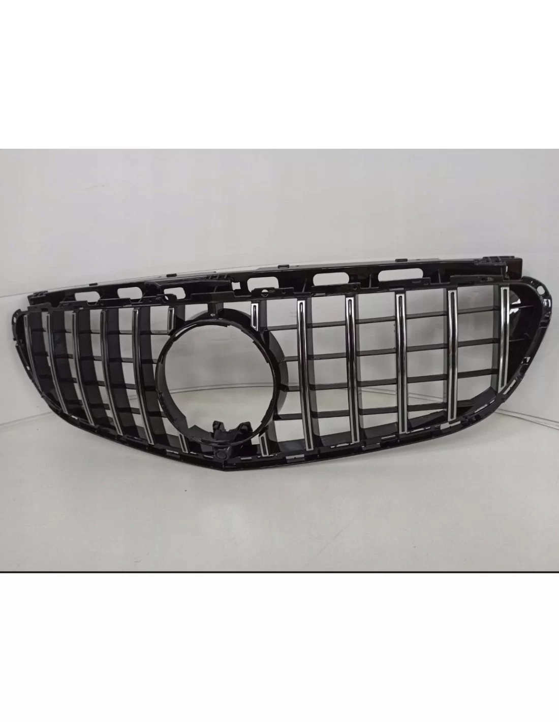  - Mercedes Benz - Griglia per Mercedes E-CLASS W212 13-16 GT Cromo nero + telecamera - 2 - Arricchite il frontale della vostra 