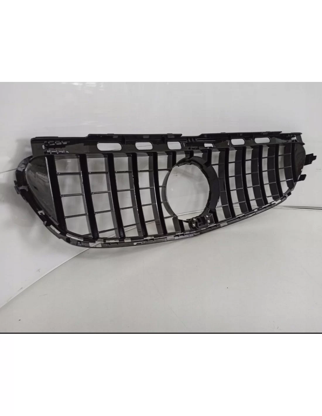 - Mercedes Benz - Grill do Mercedes E-CLASS W212 13-16 GT chrom czarny + kamera - 3 - Wzbogać przód swojej Klasy E W212 (2013-2 - Mercedes Benz - Grill do Mercedes E-CLASS W212 13-16 GT chrom czarny + kamera - 3 - Wzbogać przód swojej Klasy E W212 (2013-2