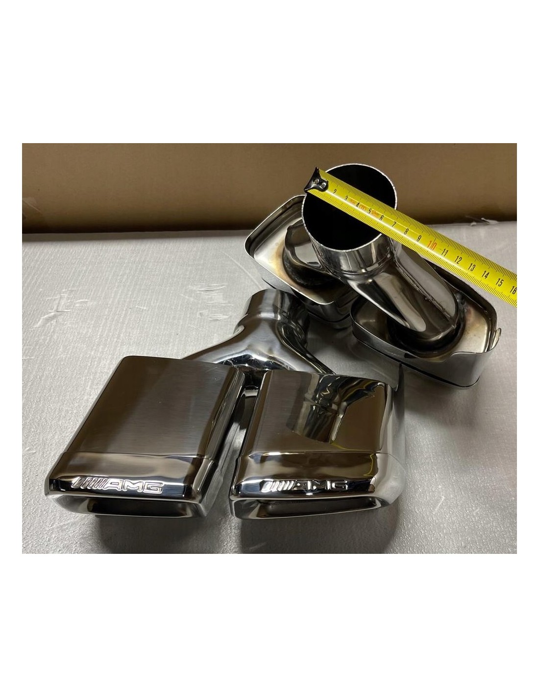 - Mercedes Benz - Embouts d'échappement pour Mercedes W212 AMG style Y-type - 1 - Transformez votre Mercedes W212 avec des embo - Mercedes Benz - Embouts d'échappement pour Mercedes W212 AMG style Y-type - 1 - Transformez votre Mercedes W212 avec des embo