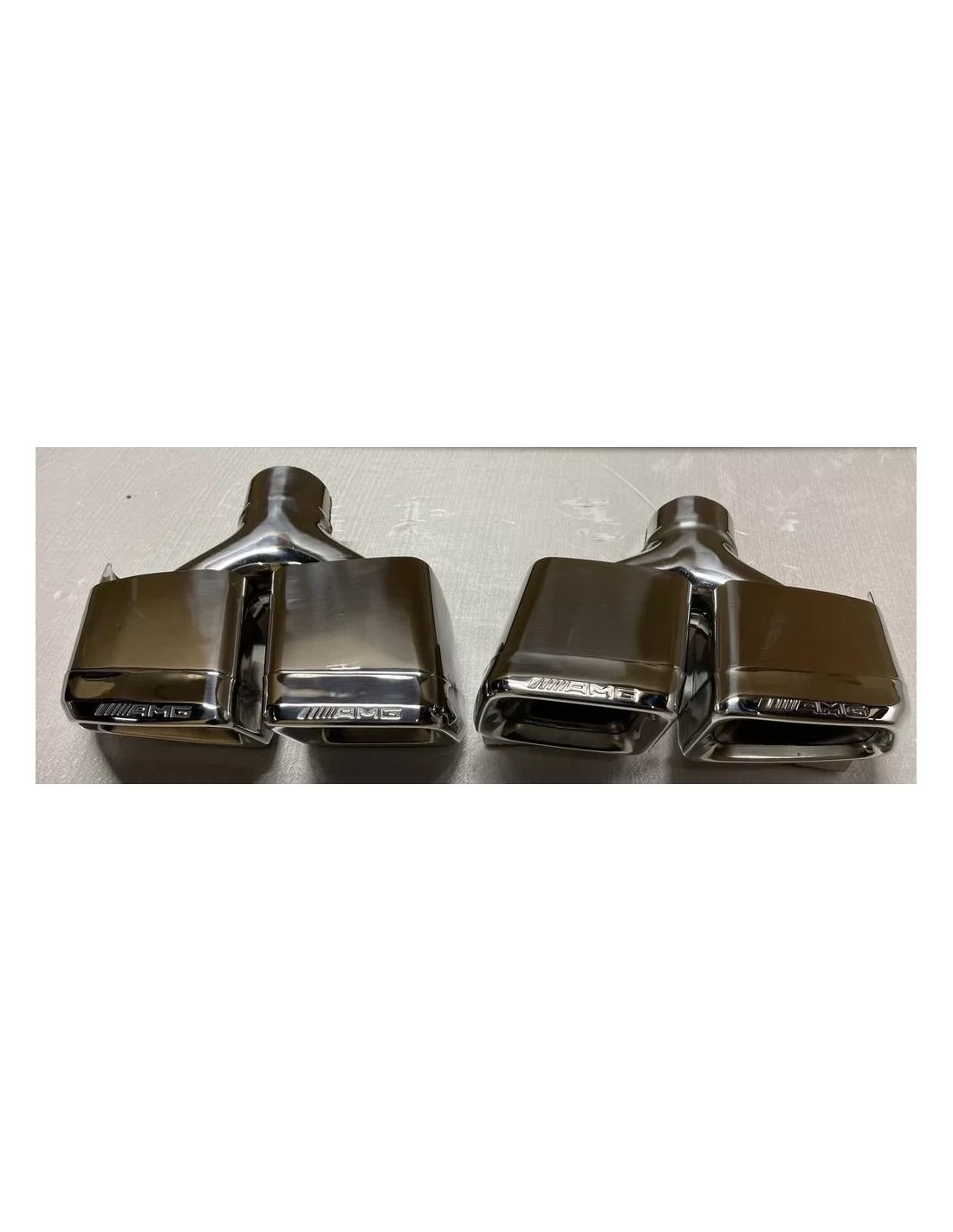  - Mercedes-Benz - Avgasmunstycken för Mercedes W212 AMG stil Y-typ - 4 - Förvandla din Mercedes W212 med avgasmunstycken av Y-t