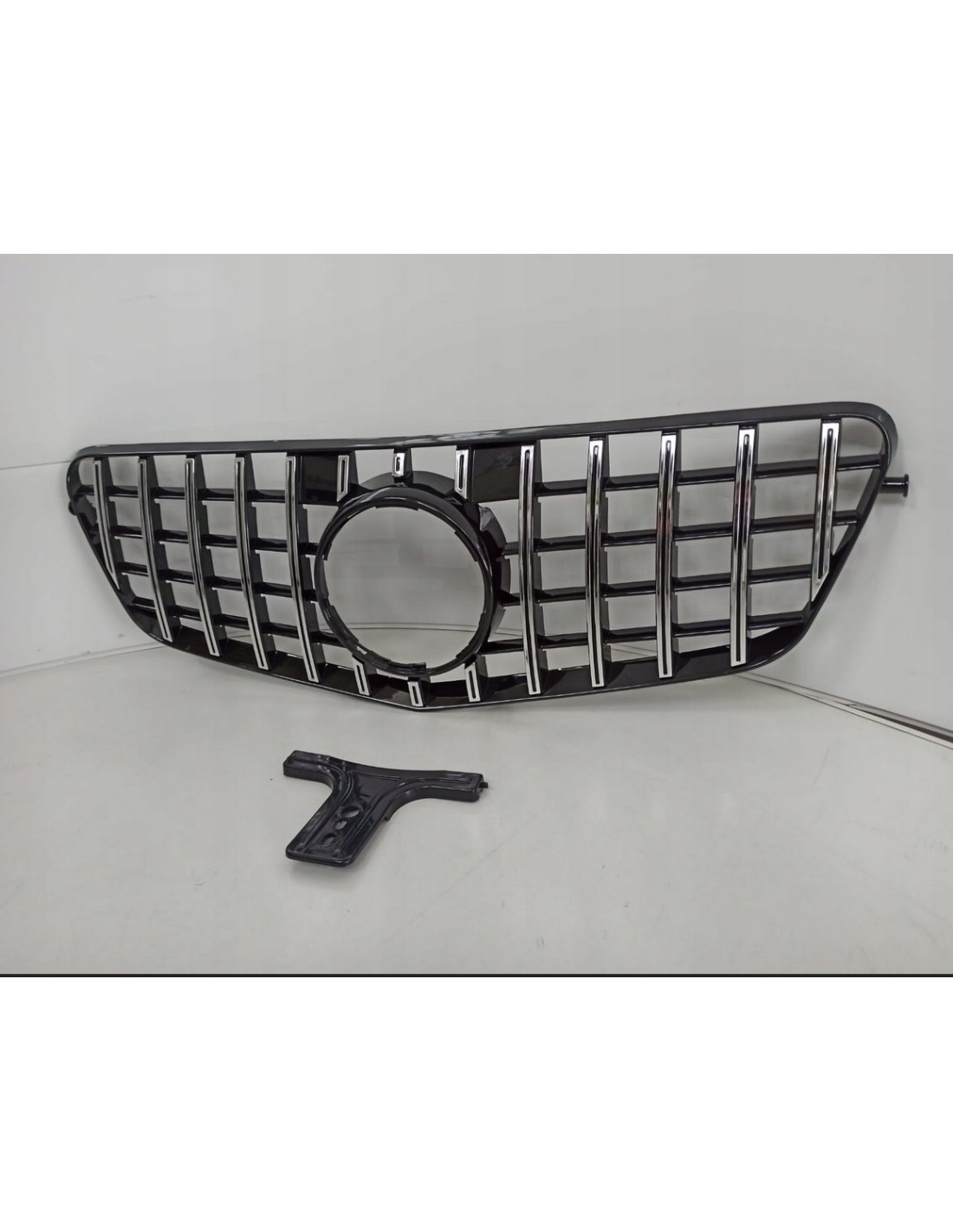 - Mercedes-Benz - Grill Mercedes E-CLASS W212 GT 09-13 Chrome Black - 1 - Refine your E-Class W212 (2009-2013) with a chrome bl - Mercedes-Benz - Grill Mercedes E-CLASS W212 GT 09-13 Chrome Black - 1 - Refine your E-Class W212 (2009-2013) with a chrome bl