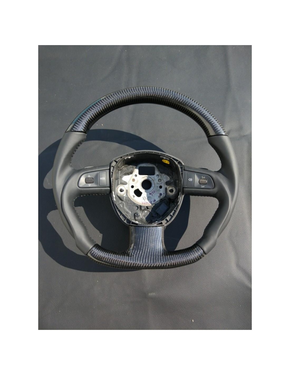  - Volante - Audi A3 A4 A6 Q7 Volante in pelle di carbonio - 1 - Acquista il volante Audi A3 A4 A6 Q7 in pelle di carbonio su Tu