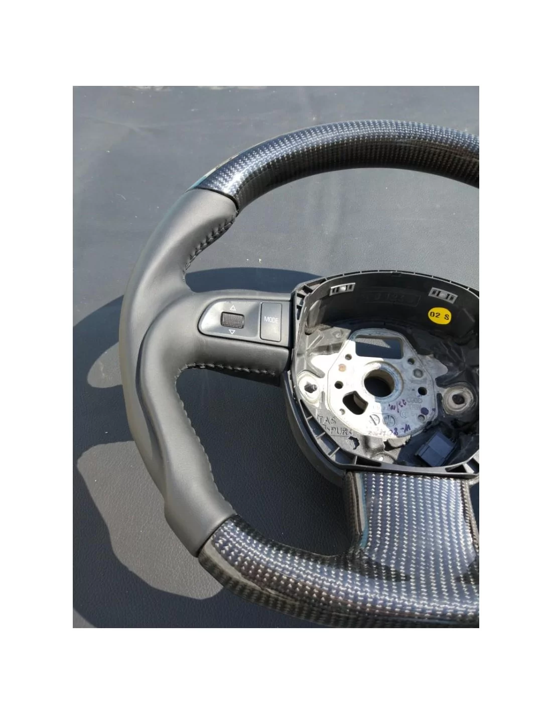  - Volante - Audi A3 A4 A6 Q7 Volante in pelle di carbonio - 3 - Acquista il volante Audi A3 A4 A6 Q7 in pelle di carbonio su Tu