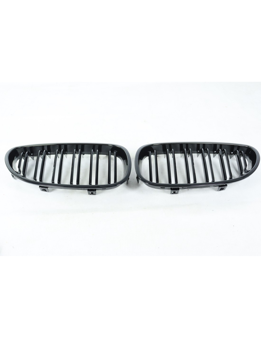  - BMW - Rejilla Kidney BMW 5 E60 2003-2010 negro brillante - 1 - ¡Eleve su BMW E60 con nuestra parrilla de riñón negro brillant
