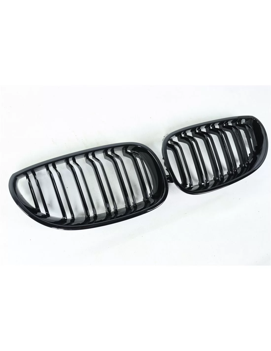  - BMW - Rejilla Kidney BMW 5 E60 2003-2010 negro brillante - 3 - ¡Eleve su BMW E60 con nuestra parrilla de riñón negro brillant