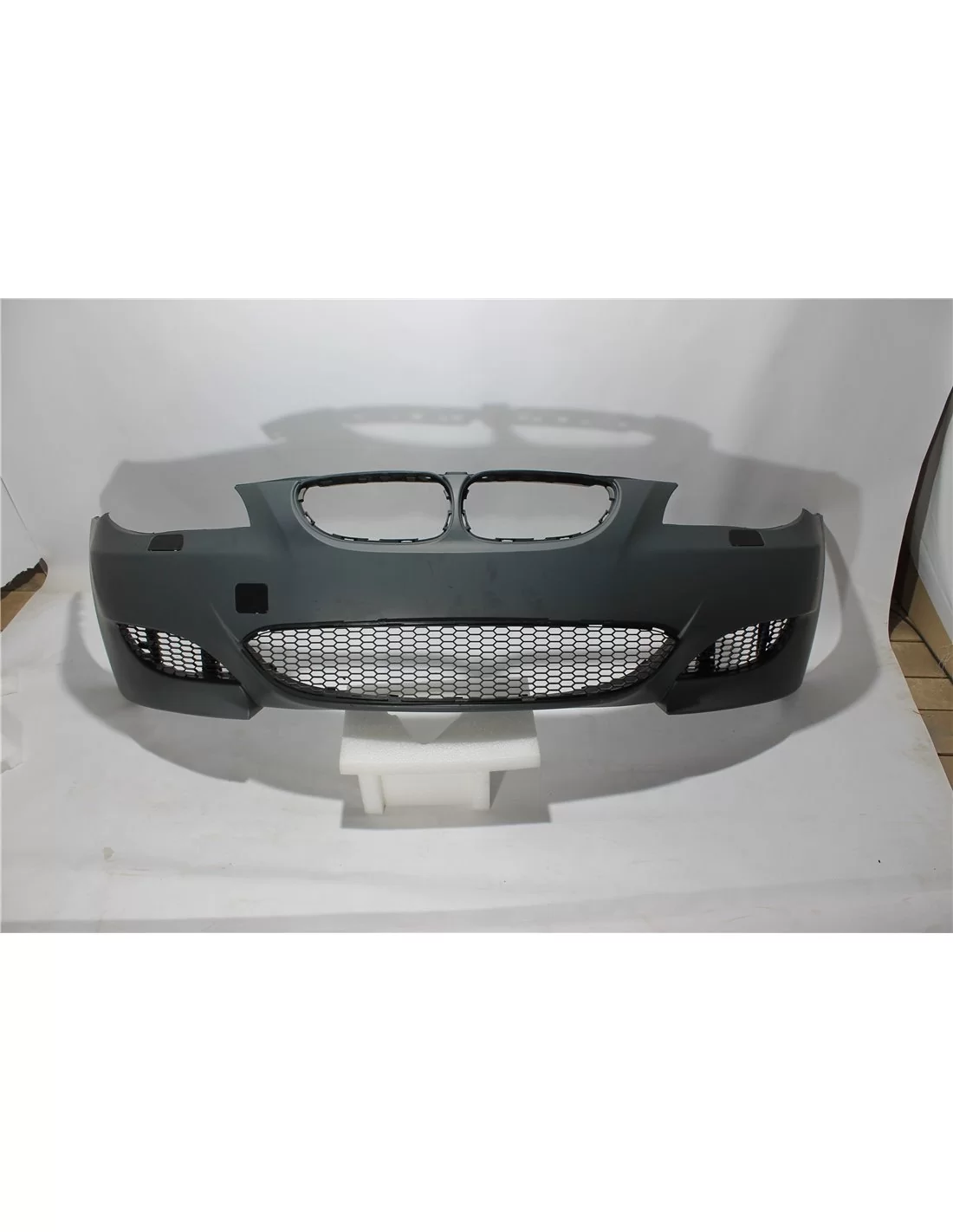 - BMW - BMW E60 E61 M5 estilo parachoques delantero - 1 - Actualice su BMW E60 E61 con nuestro parachoques delantero estilo M5 - BMW - BMW E60 E61 M5 estilo parachoques delantero - 1 - Actualice su BMW E60 E61 con nuestro parachoques delantero estilo M5