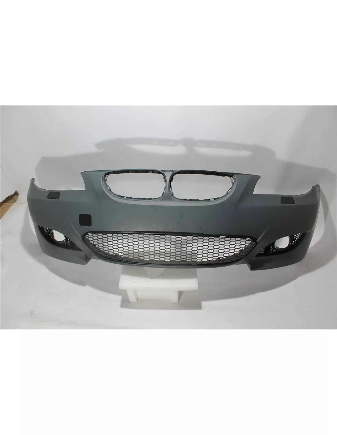  - BMW - BMW E60 E61 pare-chocs avant style M5 - 7 - Améliorez le style de votre BMW E60 E61 avec notre pare-chocs avant de styl