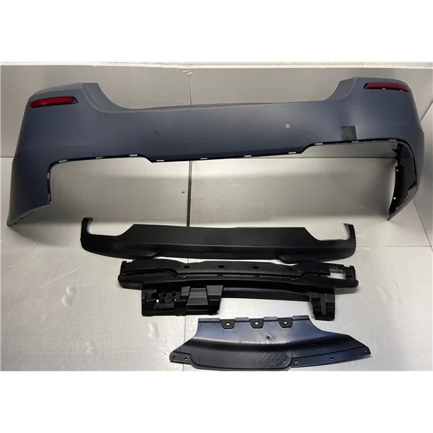  - BMW - REAR Stoßstange BMW 5 F10 (10+) M-Tech Stil - 3 - Verwandeln Sie Ihren BMW F10 mit unserer Heckstoßstange im M-Tech-Sti