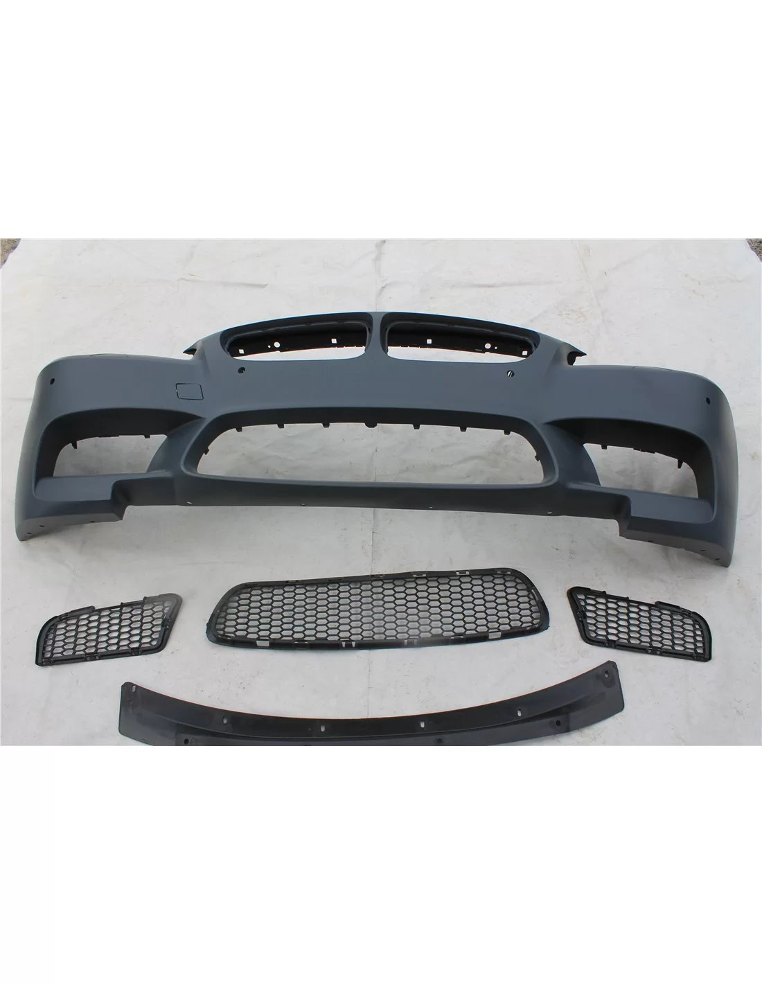  - BMW - Бампер BMW F10 2010-2013 в стилі M5 - 1 - Покрасьте зовнішній вигляд свого BMW F10 з нашим бампером у стилі M5! Ідеальн