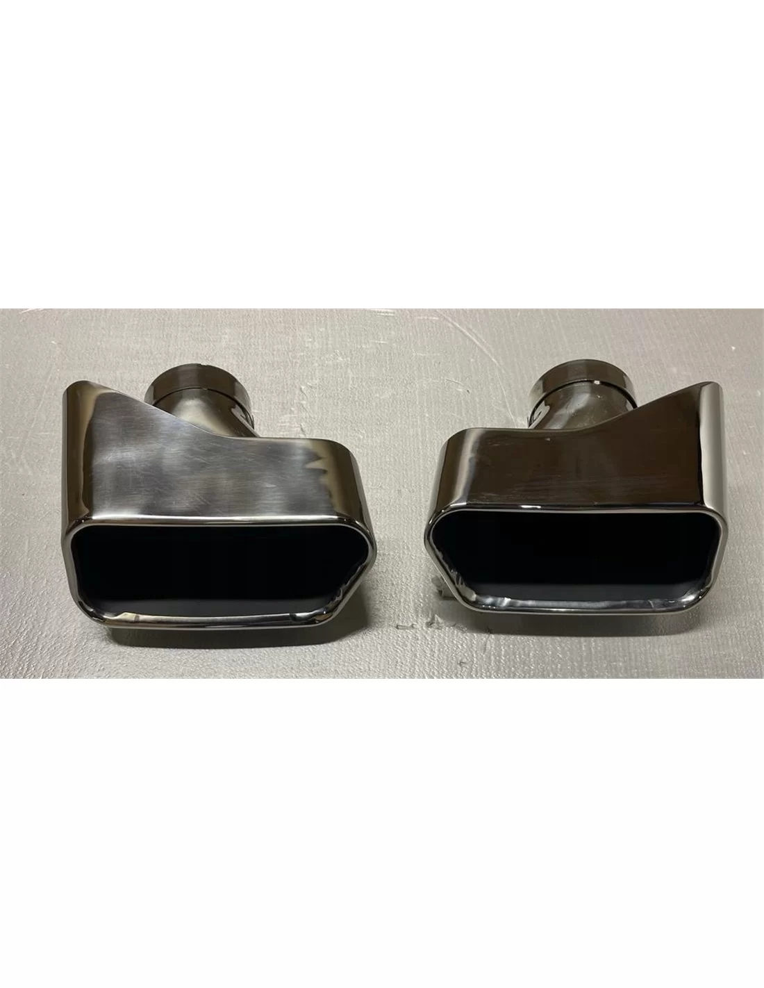  - BMW - 宝马 F10 排气管 - 1 - 使用我们的优质排气口，提升您的宝马 F10 的性能和风格。完美的配合和流线型设计使外观更具运动感！✅➕