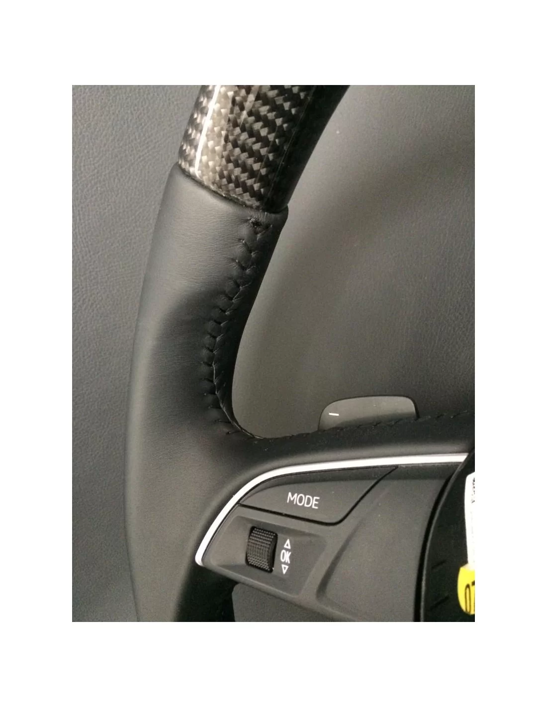 - Volant - Volant de l'Audi Q7 en cuir carbone - 11 - Obtenez le volant de l'Audi Q7 en cuir carbone chez Tuneverse ! Améliorez - Volant - Volant de l'Audi Q7 en cuir carbone - 11 - Obtenez le volant de l'Audi Q7 en cuir carbone chez Tuneverse ! Améliorez