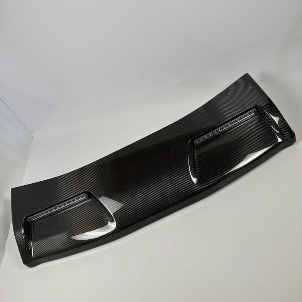 Mercedes Benz Becquet avant en fibre de carbone avec LEDs W463A style 