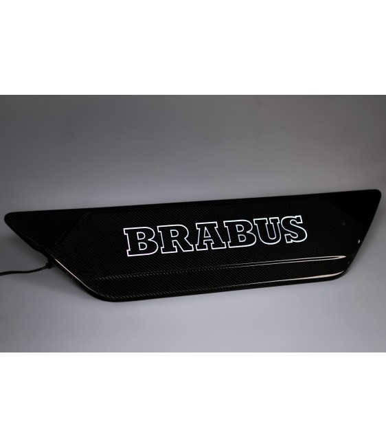 Fixação da porta traseira BRABUS LOGO em carbono LED para Mercedes W463A