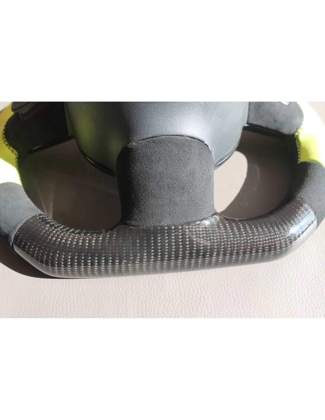 - Steering Wheels - Volante Audi R8 Couro Carbono Alcantara - 13 - Descubra o Volante Audi R8 em Couro Carbono Alcantara na Tun - Steering Wheels - Volante Audi R8 Couro Carbono Alcantara - 13 - Descubra o Volante Audi R8 em Couro Carbono Alcantara na Tun