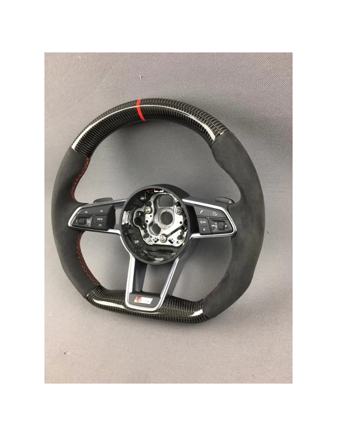 - Volant - Audi TT R8 Volant Carbone Alcantara - 2 - Achetez le volant de l'Audi TT R8 en carbone Alcantara chez Tuneverse ! Am  - Volant - Audi TT R8 Volant Carbone Alcantara - 2 - Achetez le volant de l'Audi TT R8 en carbone Alcantara chez Tuneverse ! Am