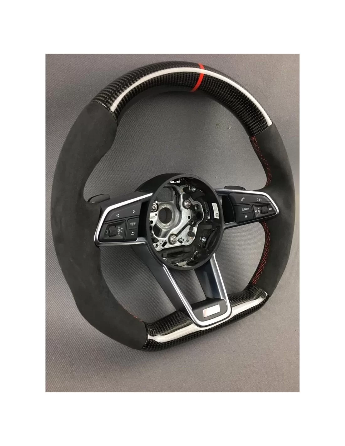 - Volant - Audi TT R8 Volant Carbone Alcantara - 3 - Achetez le volant de l'Audi TT R8 en carbone Alcantara chez Tuneverse ! Am  - Volant - Audi TT R8 Volant Carbone Alcantara - 3 - Achetez le volant de l'Audi TT R8 en carbone Alcantara chez Tuneverse ! Am