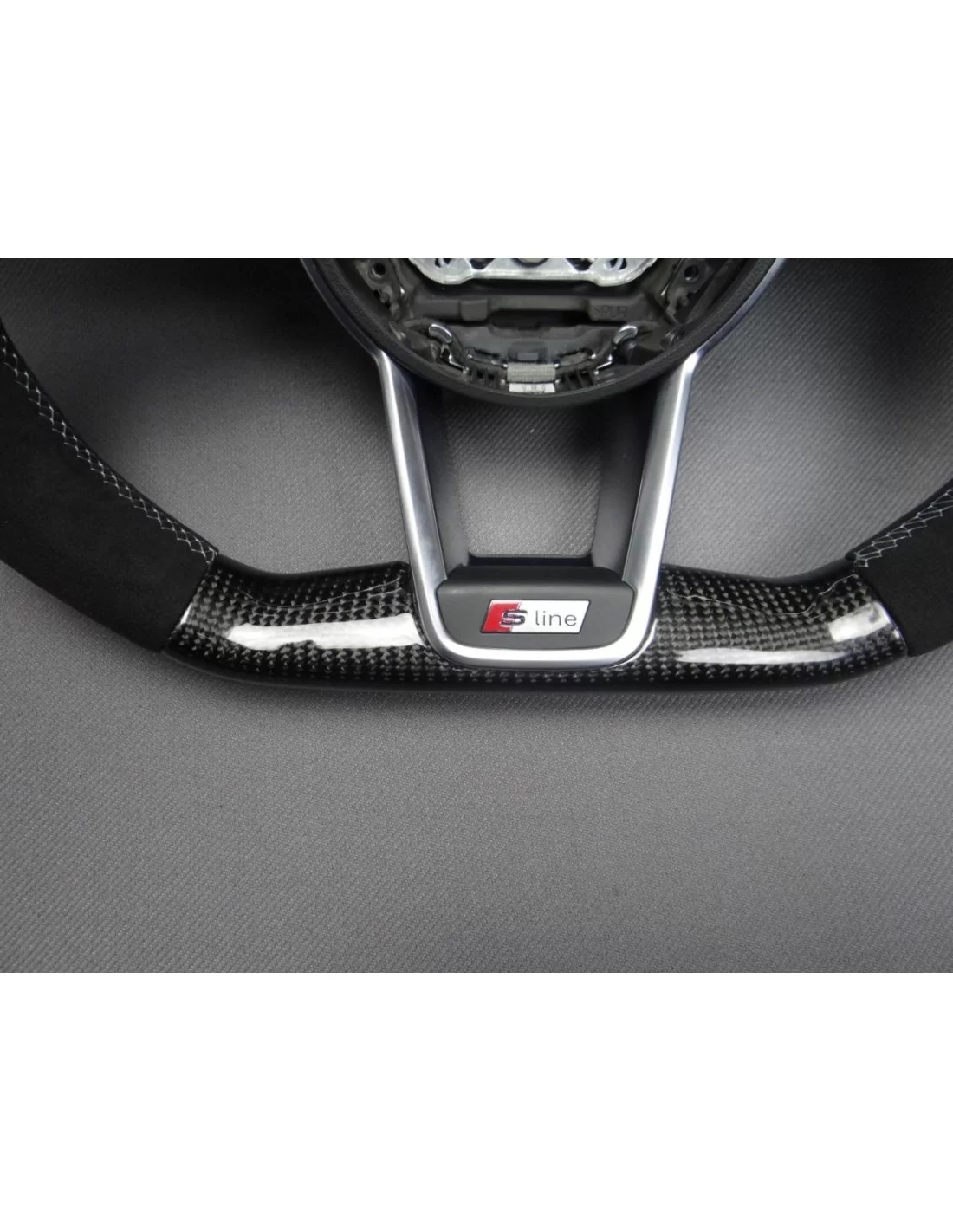 - Volant - Audi TT R8 Volant Carbone Alcantara - 3 - Achetez le volant de l'Audi TT R8 en carbone Alcantara chez Tuneverse ! Am  - Volant - Audi TT R8 Volant Carbone Alcantara - 3 - Achetez le volant de l'Audi TT R8 en carbone Alcantara chez Tuneverse ! Am