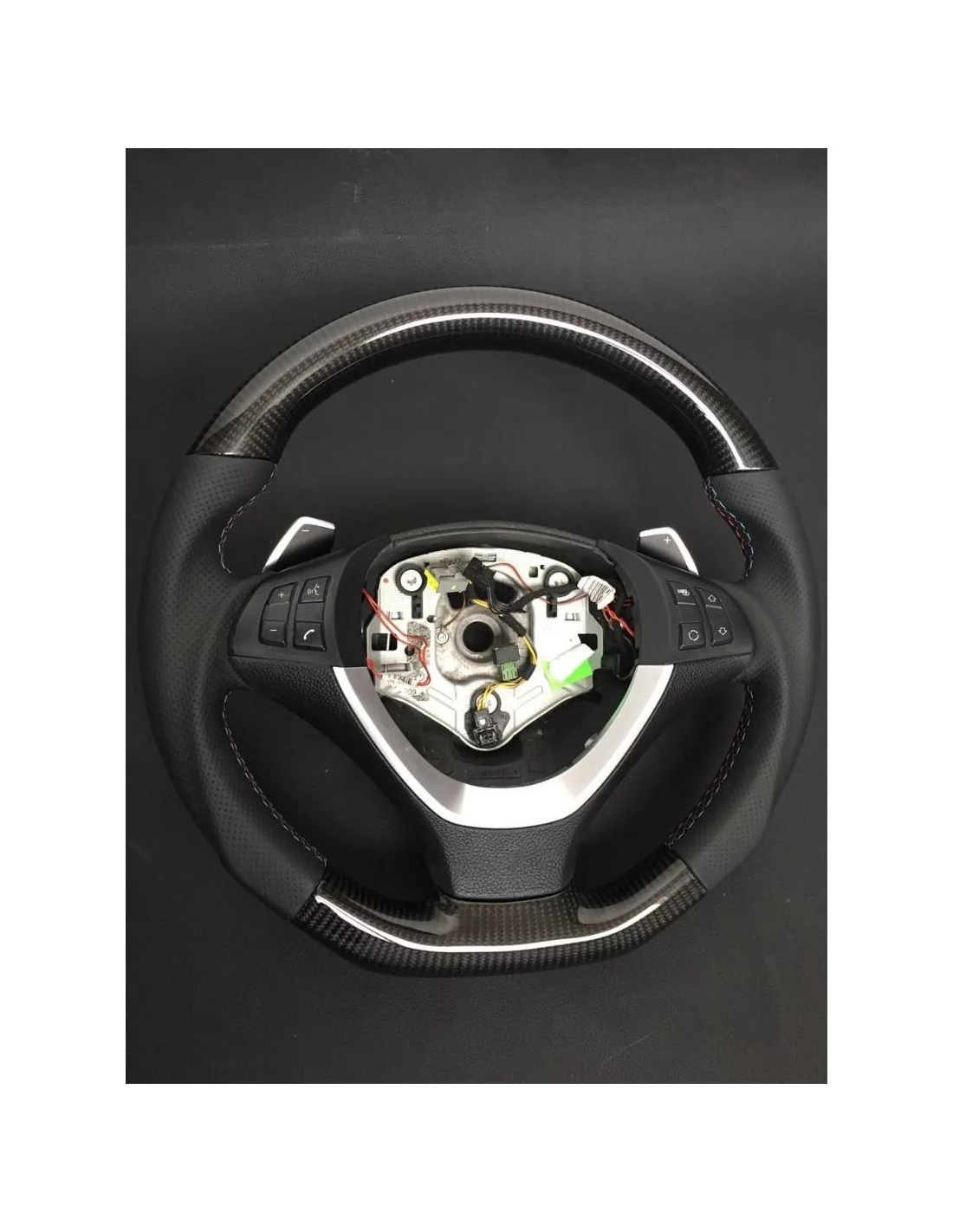 - Volante - BMW E70 E71 Volante de cuero de carbono M-pack - 1 - ¡Descubra BMW E70 E71 Volante Cuero Carbono M-pack en Tunevers - Volante - BMW E70 E71 Volante de cuero de carbono M-pack - 1 - ¡Descubra BMW E70 E71 Volante Cuero Carbono M-pack en Tunevers