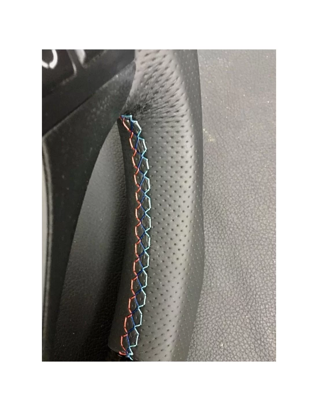 - Volant - BMW E70 E71 Volant cuir carbone M-pack - 5 - Découvrez le volant BMW E70 E71 Carbon Leather M-pack chez Tuneverse !   - Volant - BMW E70 E71 Volant cuir carbone M-pack - 5 - Découvrez le volant BMW E70 E71 Carbon Leather M-pack chez Tuneverse !
