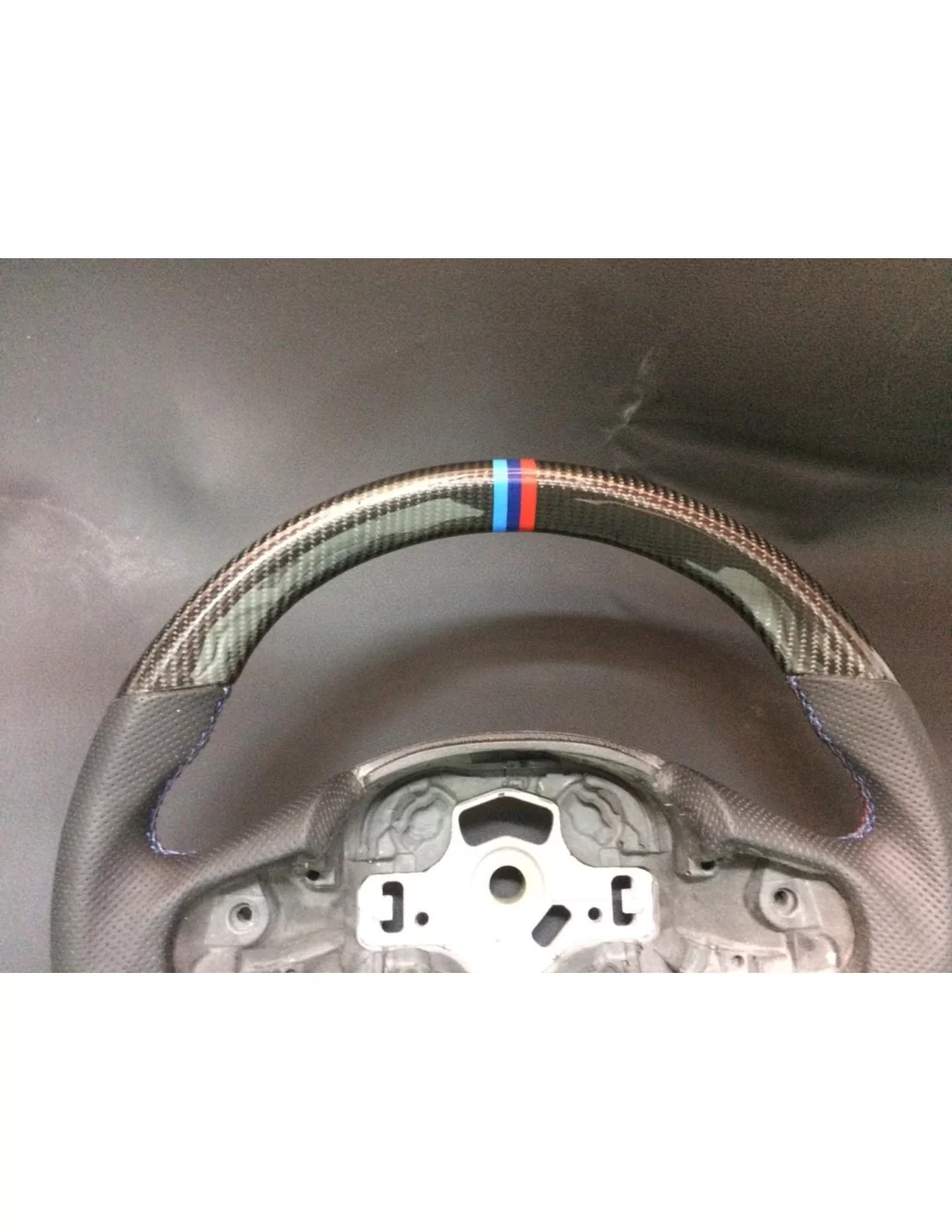  - Steering Wheels - BMW F30 F31 F15 F16 Ratt i kolfiberläder - 4 - Skaffa din BMW F30 F31 F15 F16 Ratt i kolfiberläder på Tunev