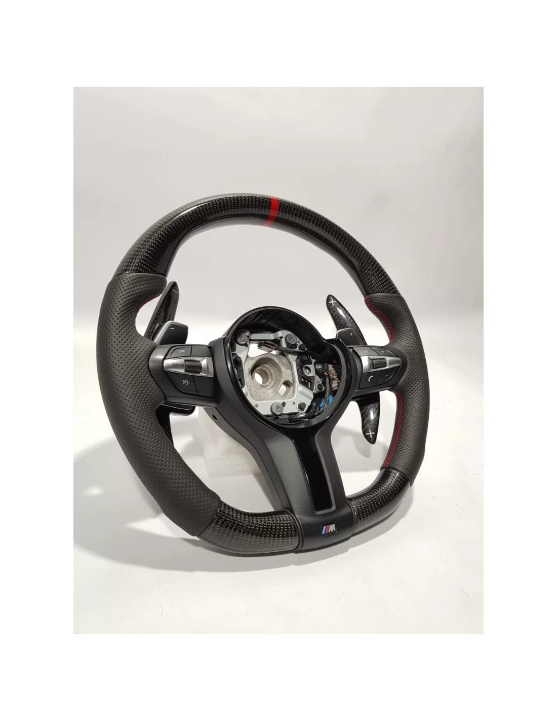  - Volant - BMW F30 F20 X5 F15 X6 F16 Volant Cuir Carbone - 5 - Améliorez votre BMW F30 F20 X5 F15 X6 F16 avec un volant en cuir