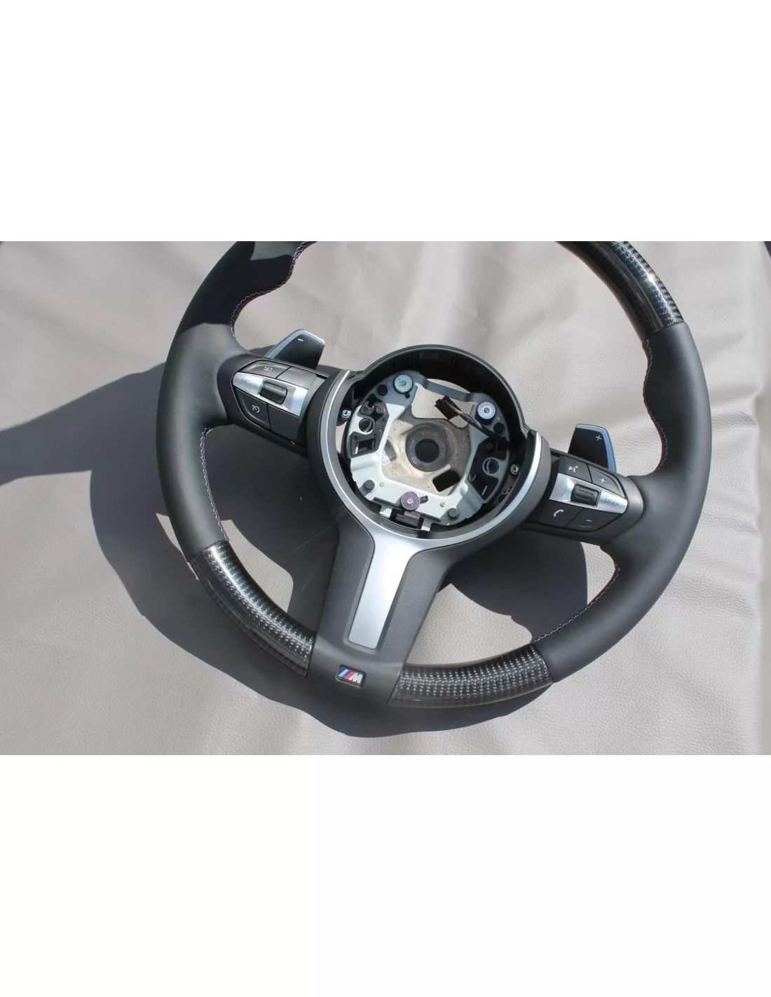  - Volant - BMW F30 F31 F15 F16 F35 Volant M-pack - 4 - Améliorez votre expérience de conduite avec le volant BMW F30 F31 F15 F1