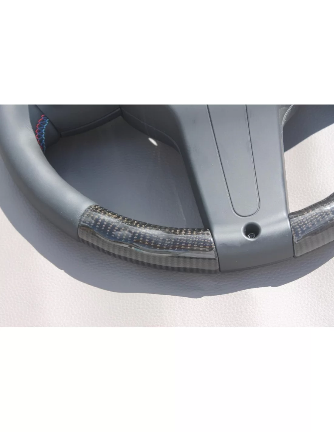 - Volante - BMW F30 F31 F15 F16 F35 Volante M-pack - 9 - Migliora la tua esperienza di guida con il volante M-pack per BMW F30 - Volante - BMW F30 F31 F15 F16 F35 Volante M-pack - 9 - Migliora la tua esperienza di guida con il volante M-pack per BMW F30