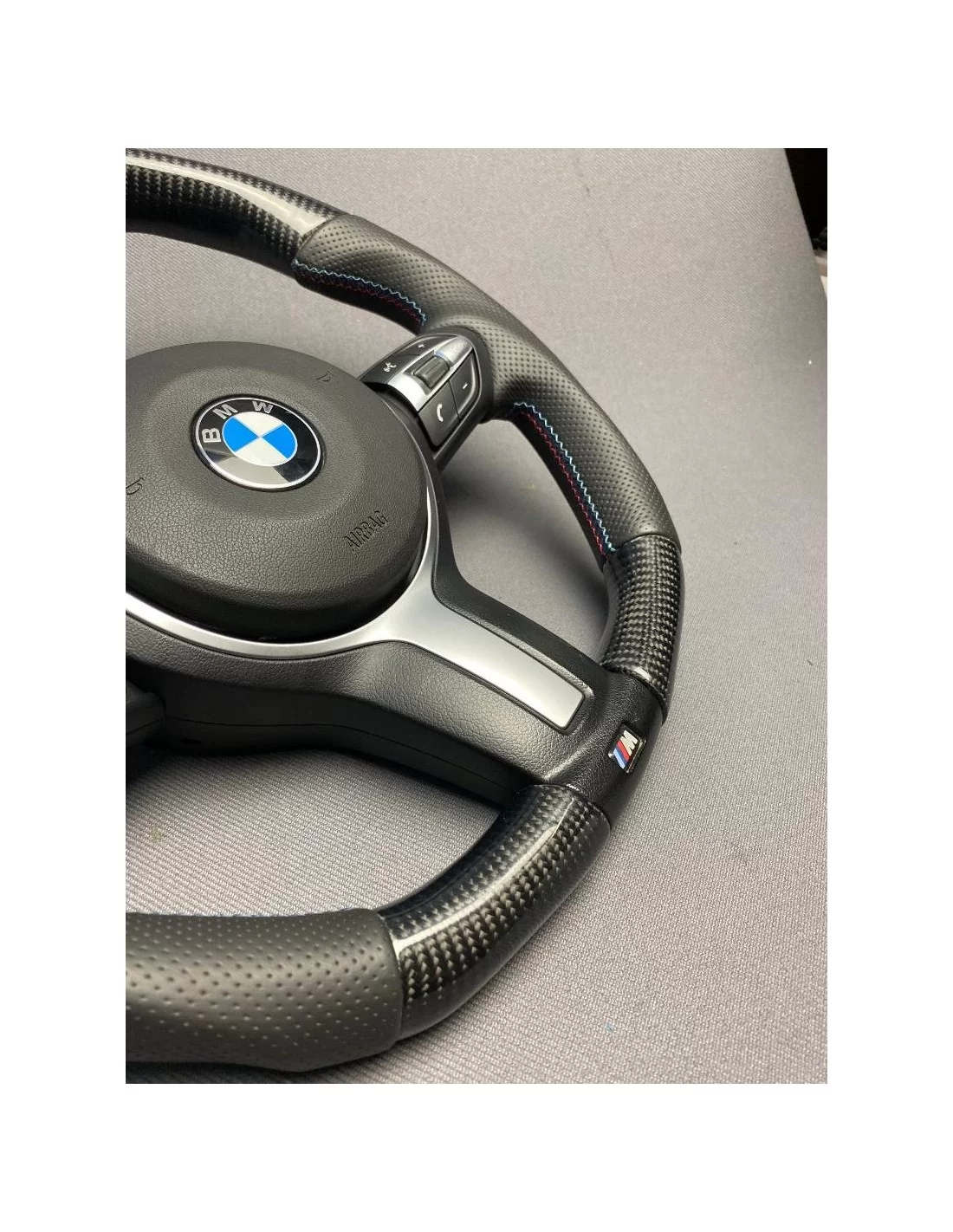  - Volant - BMW F30 F20 F22 F32 F33 X5 F15 X6 F16 Volant Cuir Carbone - 2 - Améliorez votre BMW F30 F20 F22 F32 X5 F15 X6 F16 av