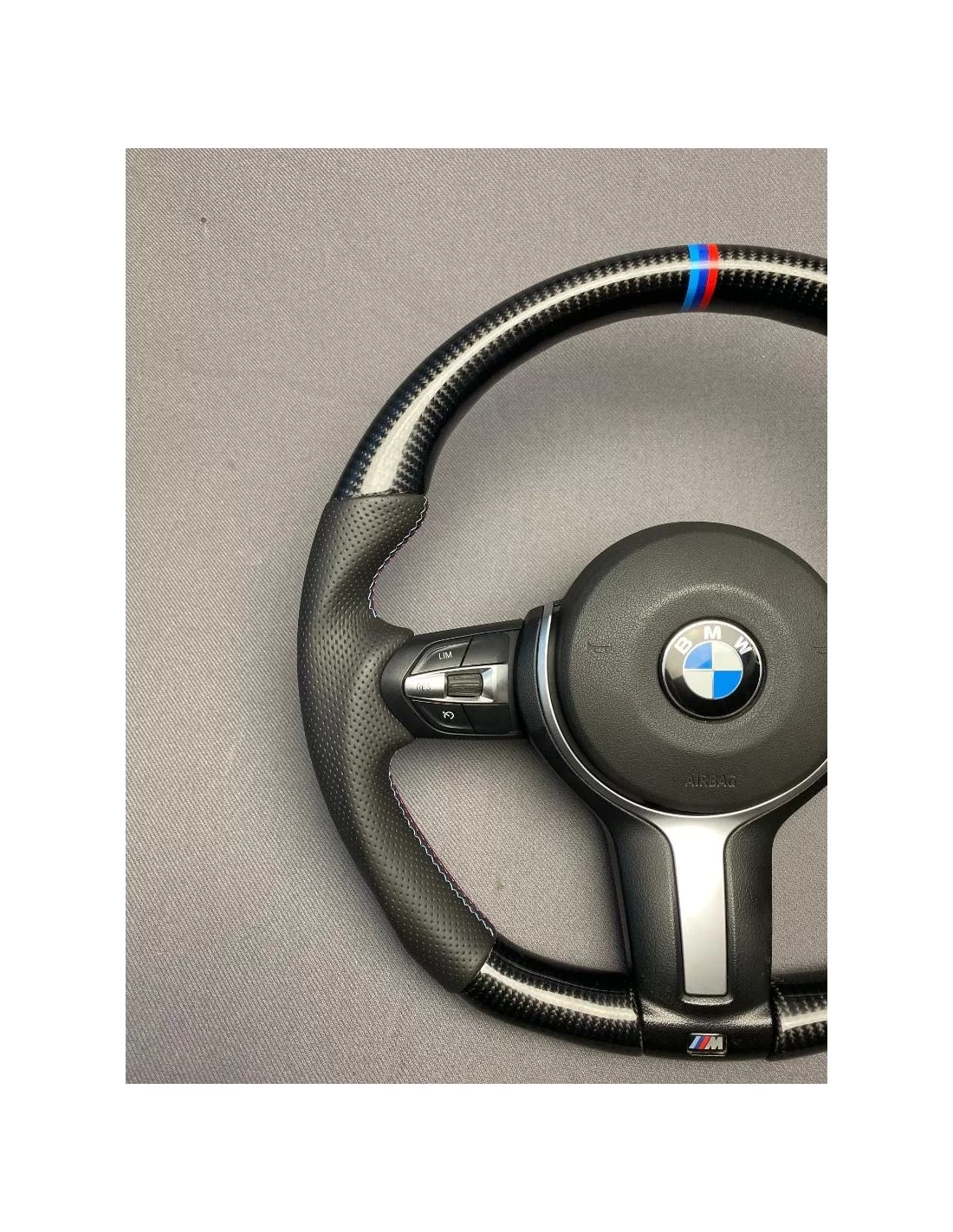  - Volant - BMW F30 F20 F22 F32 F33 X5 F15 X6 F16 Volant Cuir Carbone - 8 - Améliorez votre BMW F30 F20 F22 F32 X5 F15 X6 F16 av