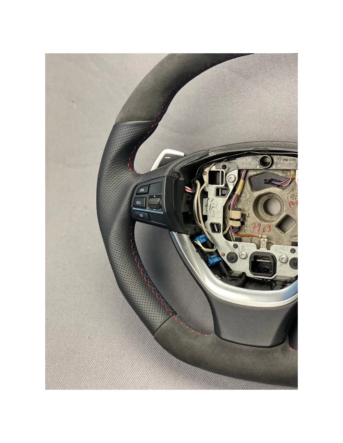 - Steering Wheels - 宝马 F10 F01 阿尔坎塔拉碳纤维方向盘 - 7 - 在 Tuneverse 选购 F10 F01 Alcantara Carbon 方向盘,提升您的宝马汽车!体验奢华与性能--立即订购!✉️✏️  - Steering Wheels - 宝马 F10 F01 阿尔坎塔拉碳纤维方向盘 - 7 - 在 Tuneverse 选购 F10 F01 Alcantara Carbon 方向盘,提升您的宝马汽车!体验奢华与性能--立即订购!✉️✏️