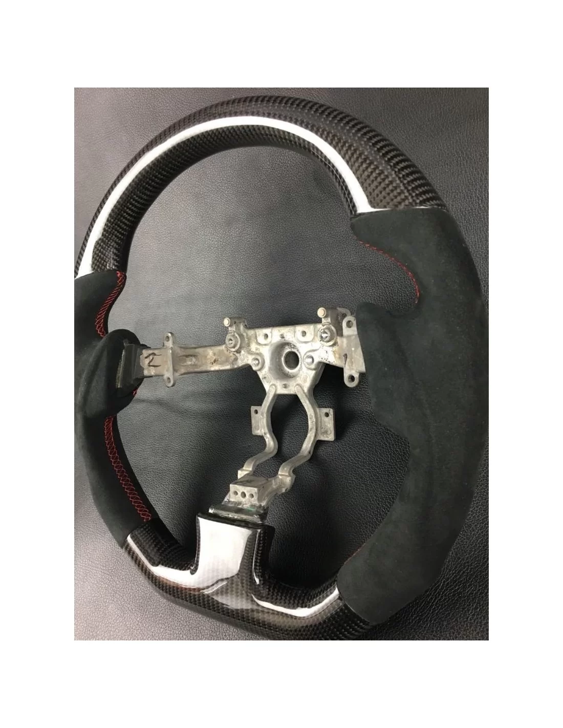  - Steering Wheels - 日産 GT-R ステアリングホイール カーボンアルカンターラ - 4 - Steering Wheels 日産 GT-R ステアリングホイール カーボンアルカンターラ