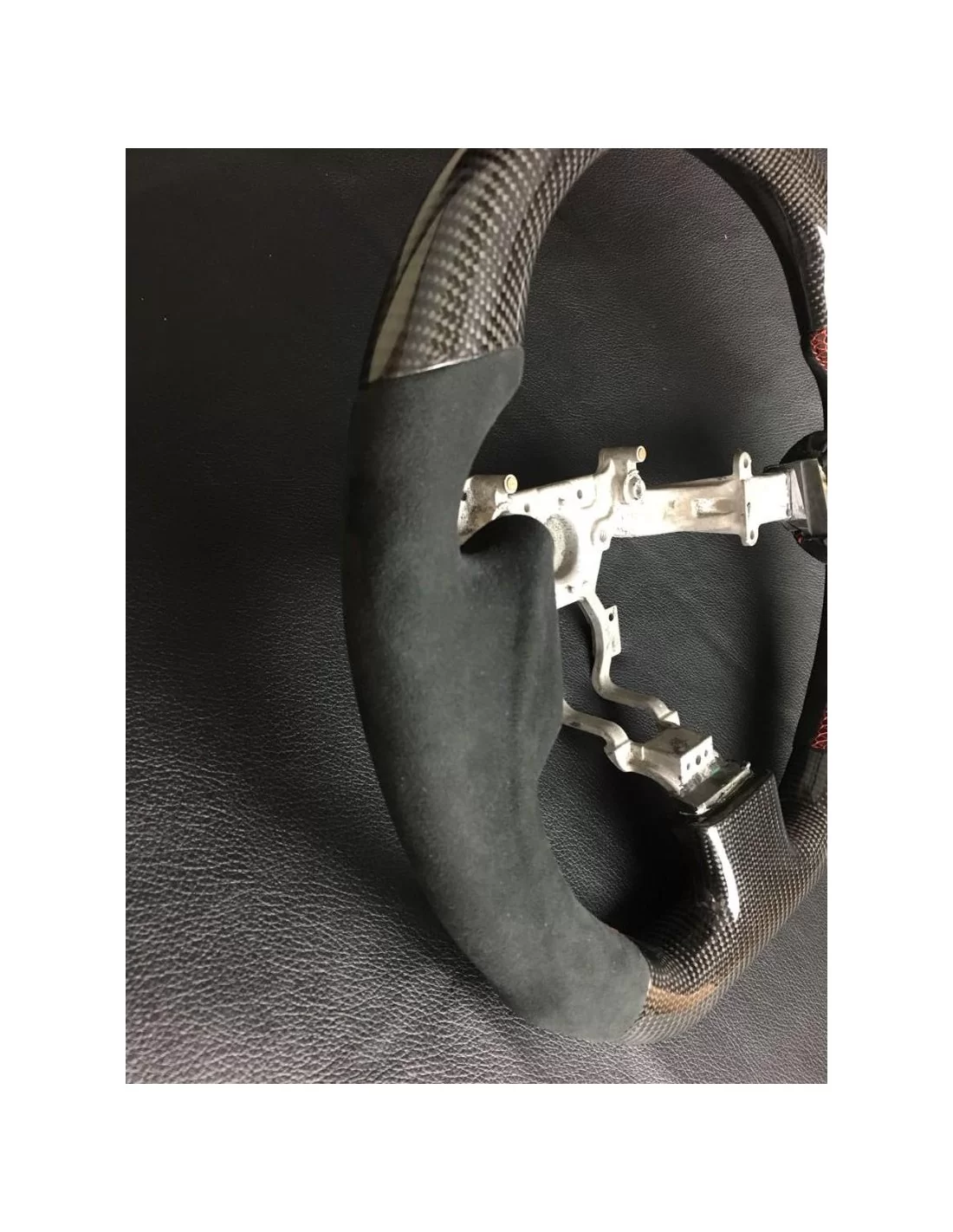 - Steering Wheels - Nissan GT-R Stuur Carbon Alcantara - 5 - Verfraai uw Nissan GT-R met dit hoogwaardige stuurwiel van Carbon   - Steering Wheels - Nissan GT-R Stuur Carbon Alcantara - 5 - Verfraai uw Nissan GT-R met dit hoogwaardige stuurwiel van Carbon