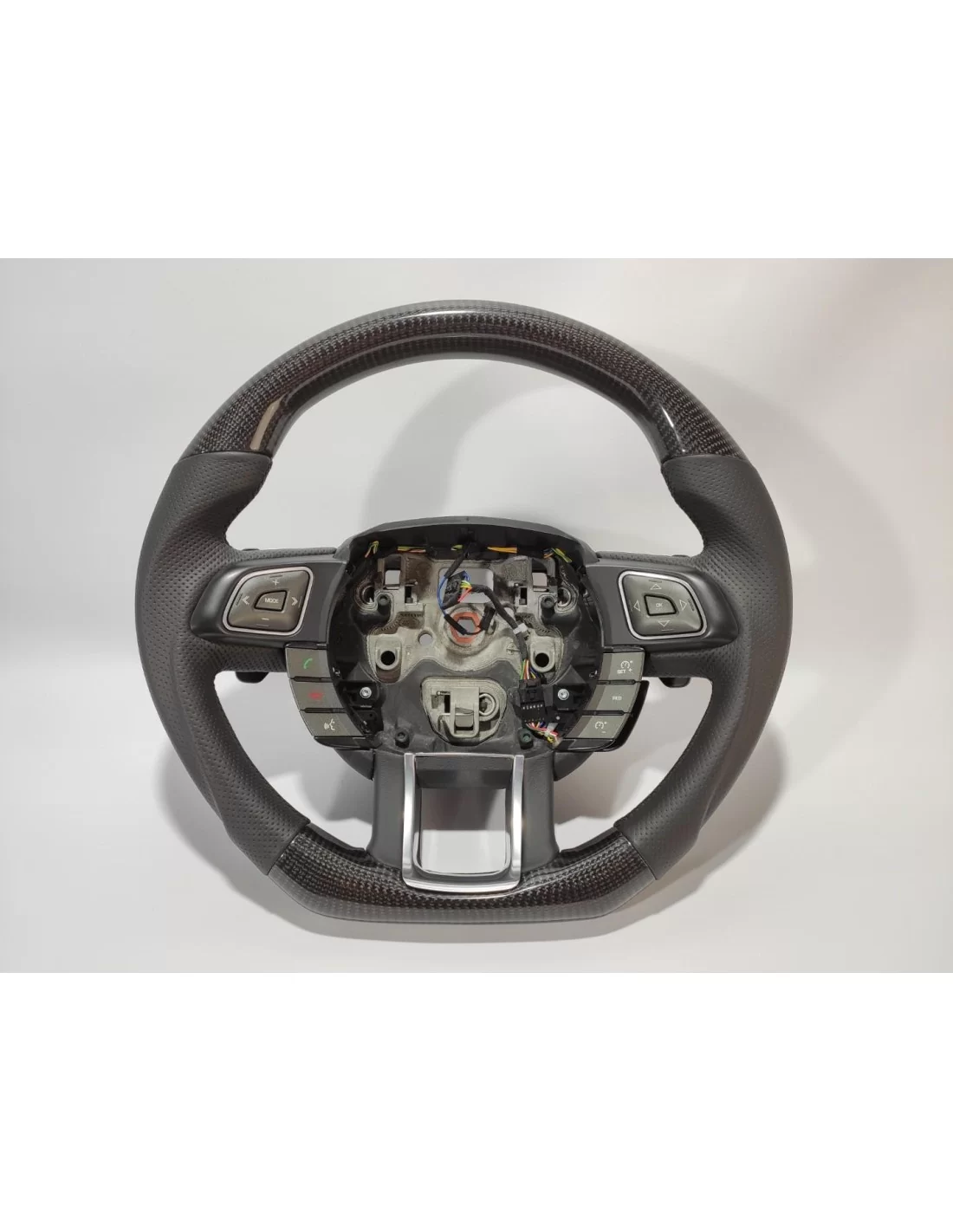  - Steering Wheels - Range Rover Evoque Volante em pele de carbono - 1 - Melhore o seu Range Rover Evoque com um volante em pele