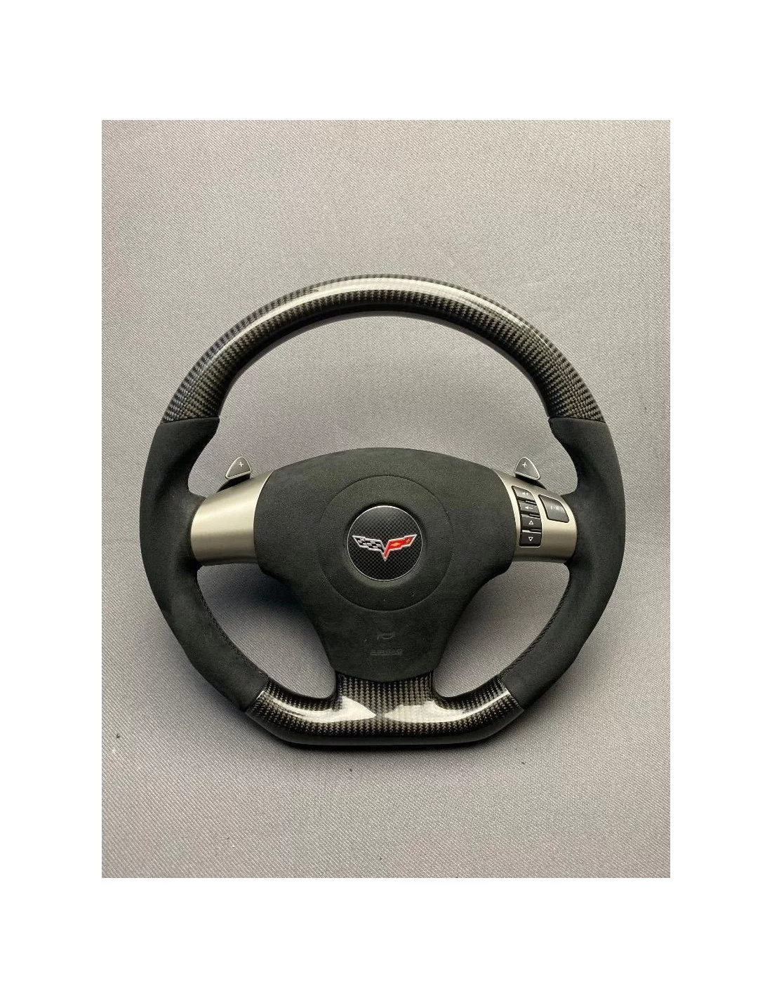 - Volant - Chevrolet Corvette С6 Volant Carbone Alcantara - 1 - Transformez votre expérience de conduite avec le volant Chevrol - Volant - Chevrolet Corvette С6 Volant Carbone Alcantara - 1 - Transformez votre expérience de conduite avec le volant Chevrol