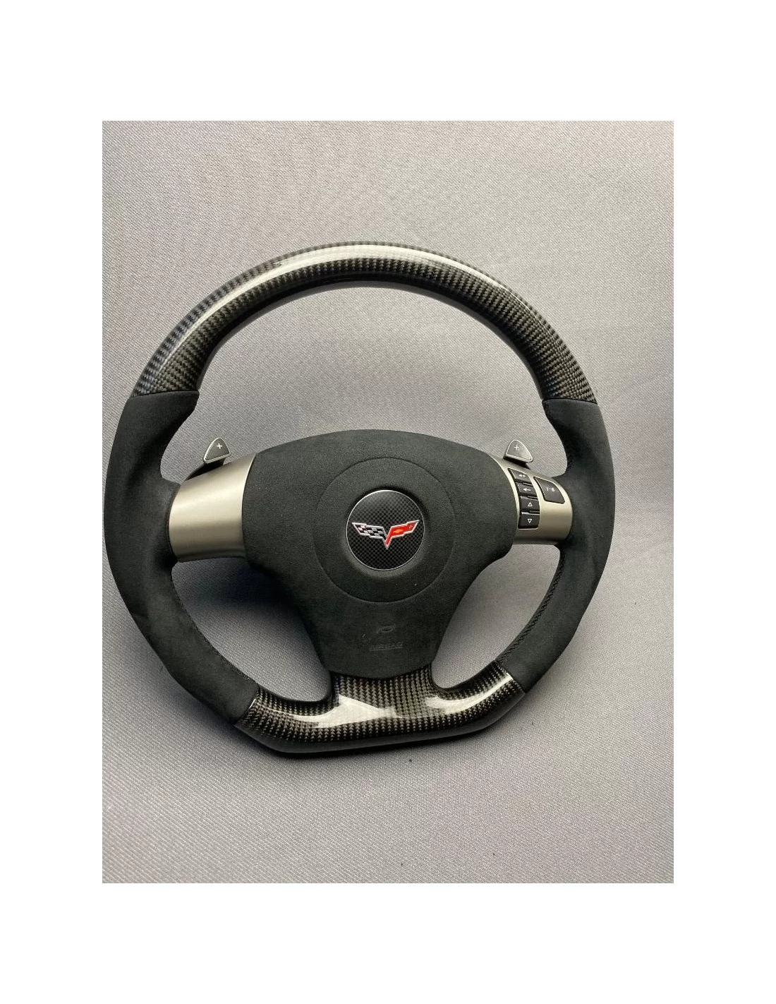  - Steering Wheels - 雪佛兰 Corvette С6 碳阿尔坎塔拉方向盘 - 3 - 在 Tuneverse 购买雪佛兰 Corvette C6 碳阿尔坎塔拉方向盘，改变您的驾驶体验！立即订购，享受尊贵升级！✉️✏️