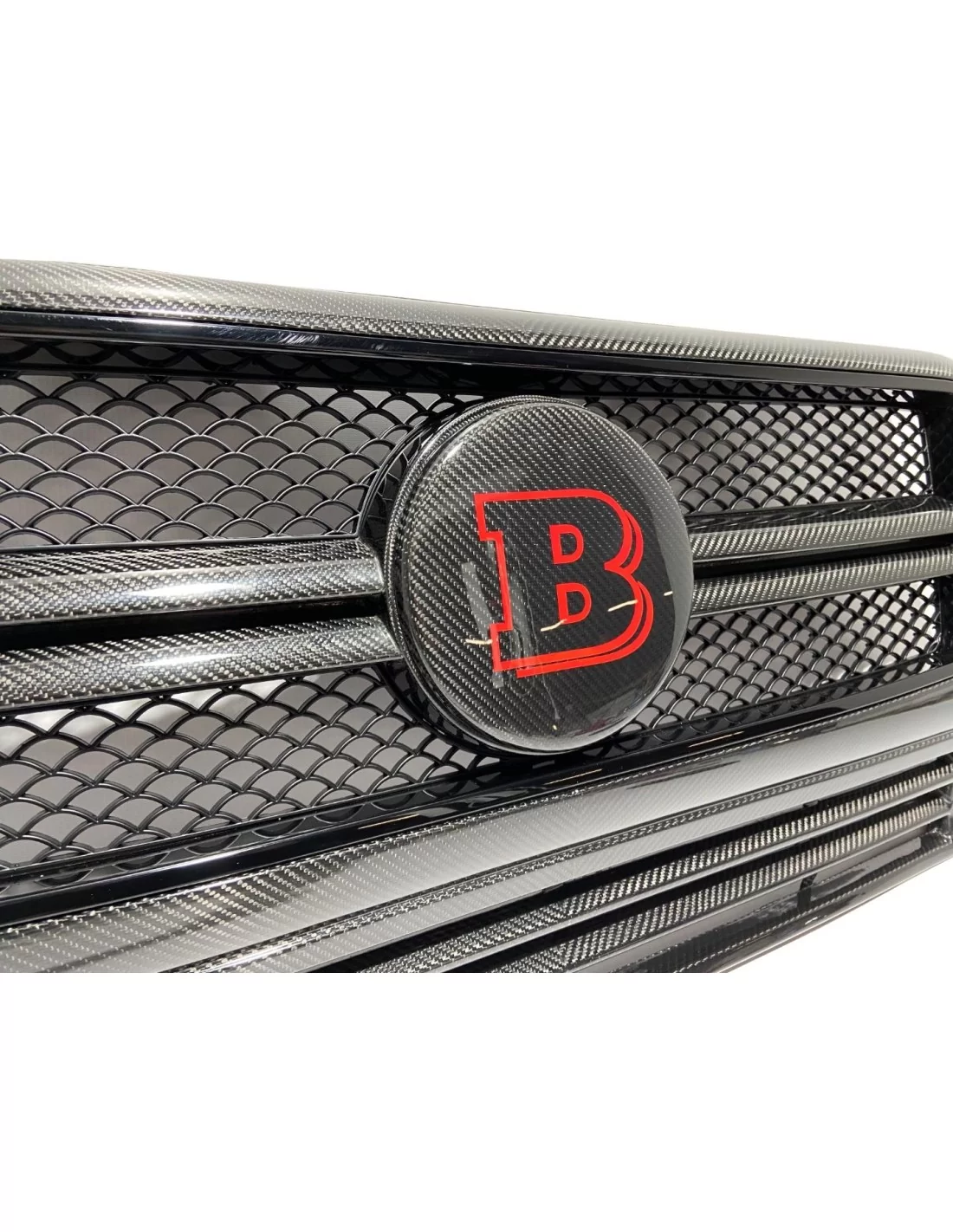 - logo & Emblems - Grille de calandre en fibre de carbone logo Brabus pour Mercedes-Benz G-Wagon Classe G W463 - 5 - Améliorez - logo & Emblems - Grille de calandre en fibre de carbone logo Brabus pour Mercedes-Benz G-Wagon Classe G W463 - 5 - Améliorez