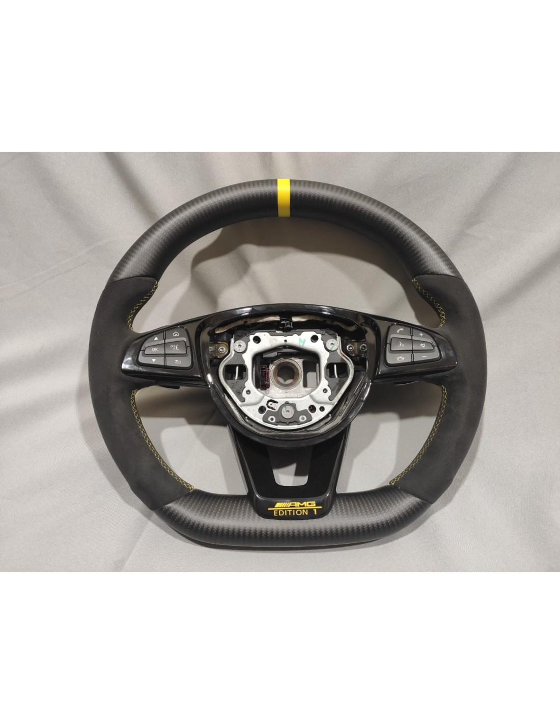  - Steering Wheels - 梅赛德斯-奔驰 GLE GLC GLS C CLA W205 W166 X166 方向盘 AMG 版 1 One - 1 - 从 Tuneverse 购买梅赛德斯-奔驰 GLE GLC GLS C CLA W205
