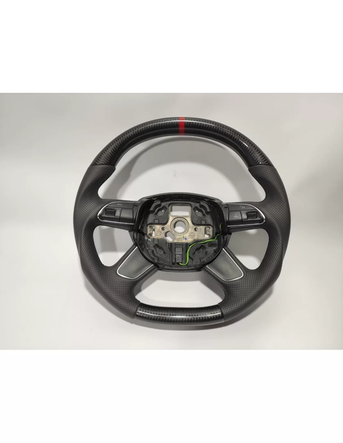  - Volante - Audi A4 B8 Q5 Q7 Volante Cuero Carbono - 2 - ¡Comprar Audi A4 B8 Q5 Q7 Volante de cuero de carbono de Tuneverse! ? 