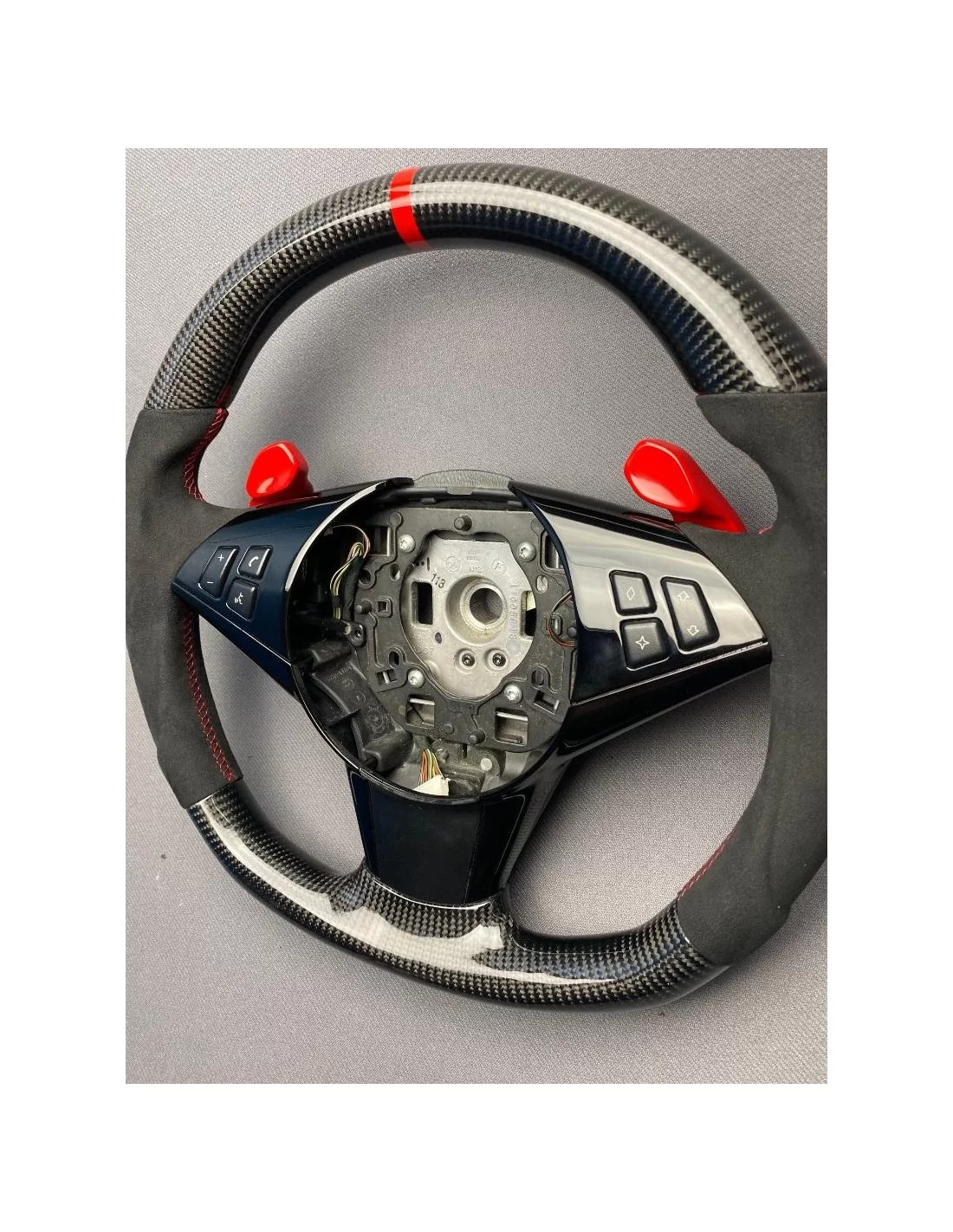  - Steering Wheels - BMW E60 E63 E61 Ratt Carbon Alcantara - 6 - Uppgradera din körupplevelse med BMW E60 E63 E61 Ratt Carbon Al