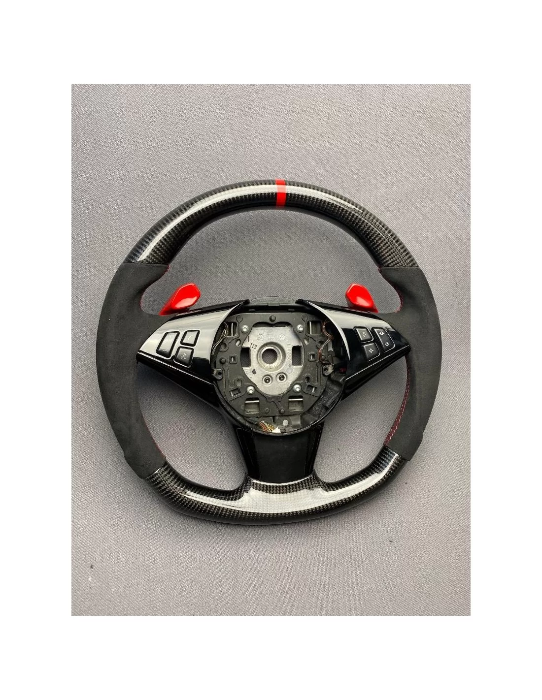- Volante - BMW E60 E63 E61 Volante in carbonio Alcantara - 7 - Migliora la tua esperienza di guida con il volante in carbonio - Volante - BMW E60 E63 E61 Volante in carbonio Alcantara - 7 - Migliora la tua esperienza di guida con il volante in carbonio